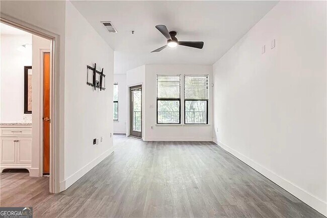 Foto del edificio - 898 Oak St SW