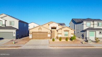 Building Photo - 10716 Drew Pearson Dr