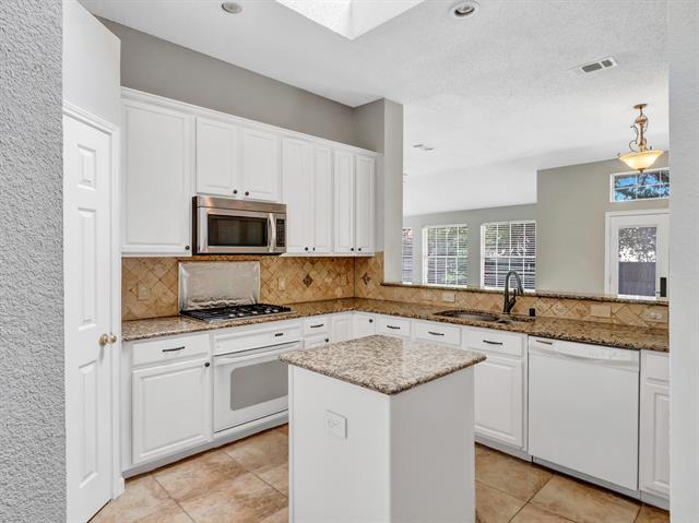 Foto del edificio - 10300 Ashmont Dr