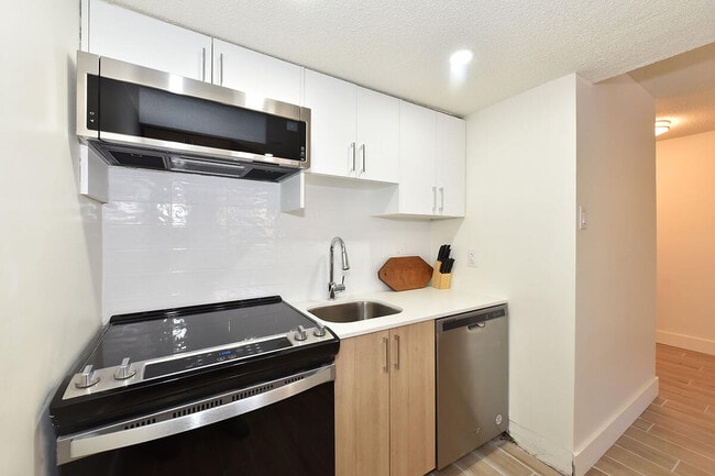 Building Photo - 101- 160 Dowling Avenue Toronto Ontario M6K 3A6