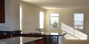Building Photo - 3 bedroom in ROCKVILLE MD 20850