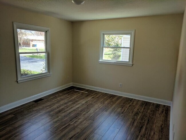 Building Photo - Ranch Home in Matthews!