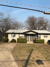 Building Photo - 507 Adams Ave