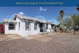 Building Photo - 1022 S Montezuma Ave