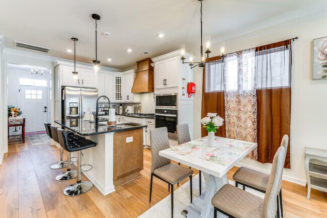 Foto del edificio - 8749 Bethany Crk Ave