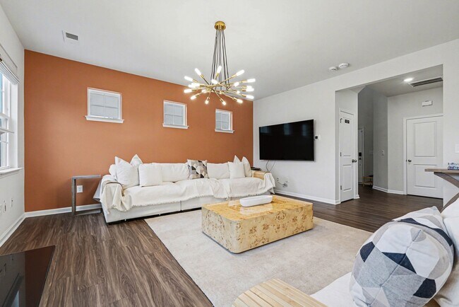 Foto del edificio - 15216 Lake Ridge Rd