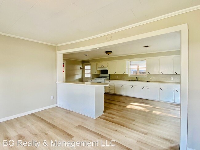 Foto del edificio - 3 br, 1 bath House - 502 Elias