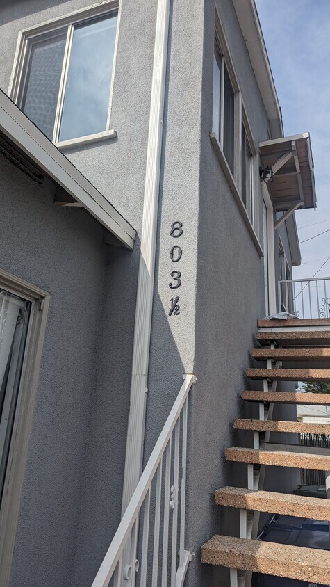 Foto principal - 803 1/2 Indiana Ave