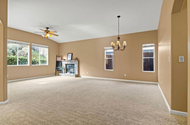 Building Photo - 4084 Monte Verde Dr