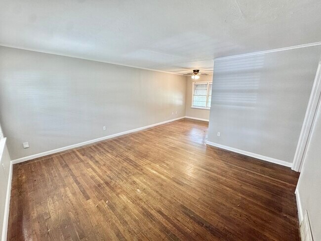 Building Photo - 1795 Cornelia Ln