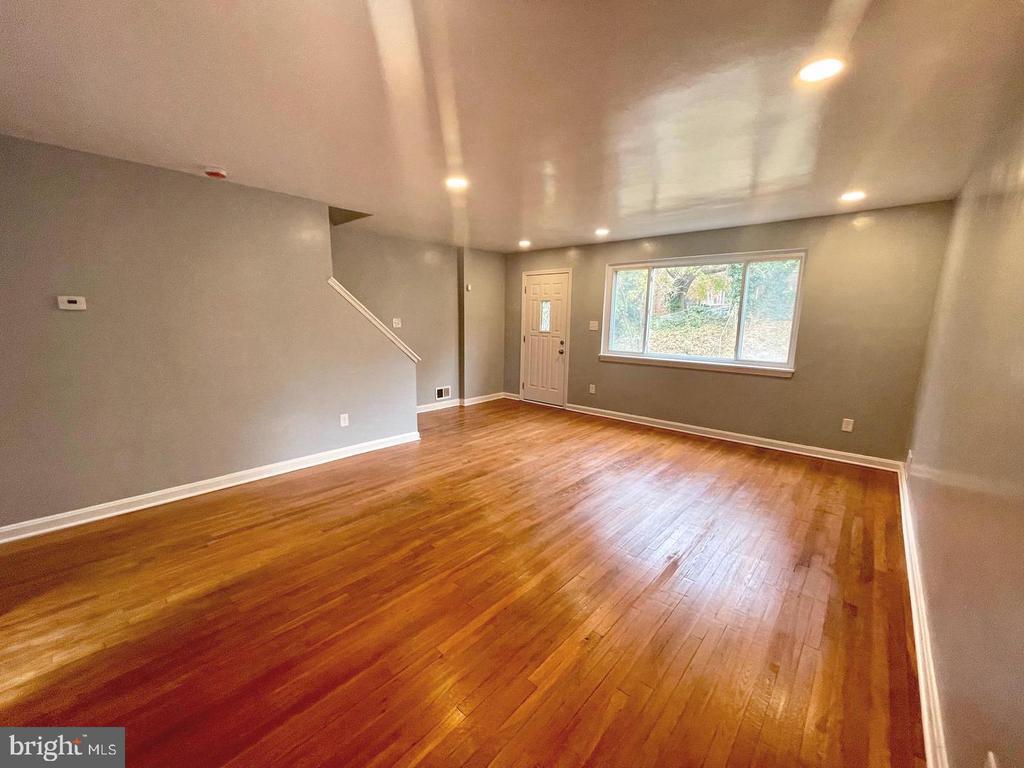 Primary Photo - 5028 Roseld Ct