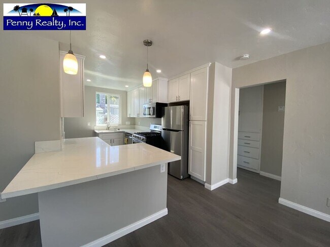 Foto del edificio - Completely Remodeled 2 bedroom 2 bath home...