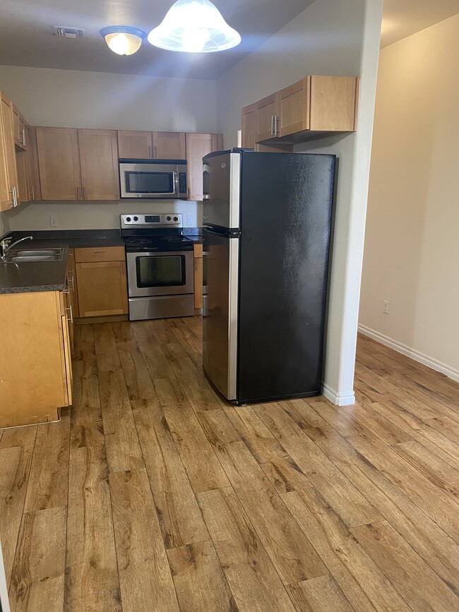 Building Photo - 143B Bluejay Blvd