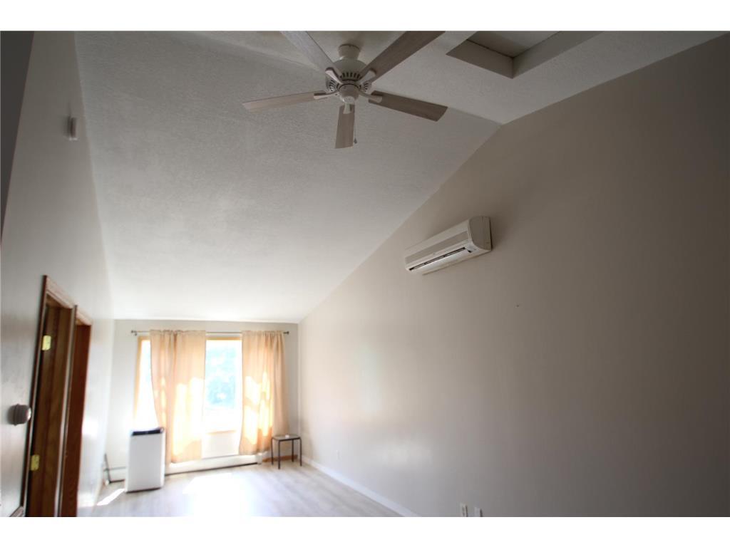 Foto principal - 401 W Main St