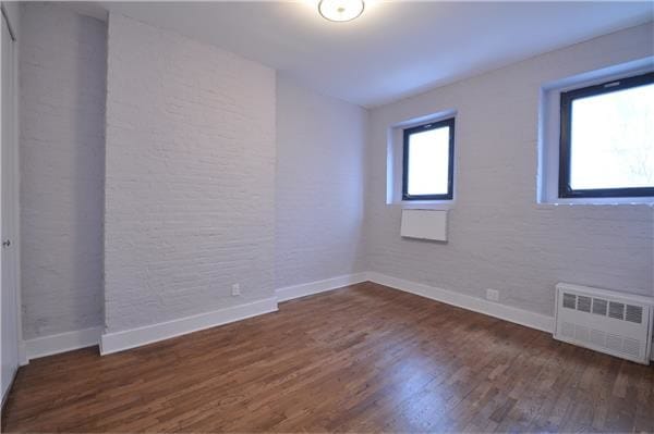 Building Photo - 220 E 95th St
