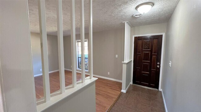 Foto del edificio - 561 Dunbarton Rd