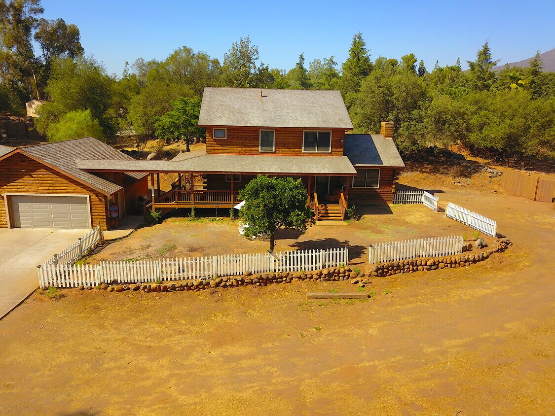 Primary Photo - 1975 Alpine Creek Ln