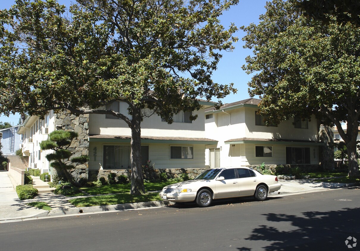 Foto del edificio - 421-423 N Monterey St