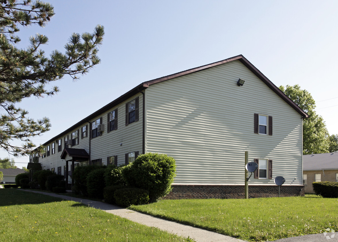 Primary Photo - Bedford Woods Apartments