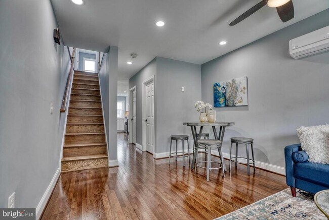 Foto del edificio - 829 N Montford Ave