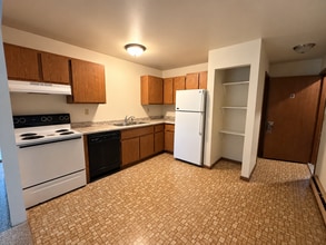 Building Photo - 608 John's Dr