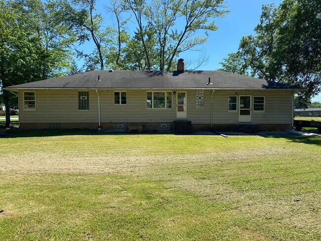 Foto del edificio - 35245 Aurora Rd