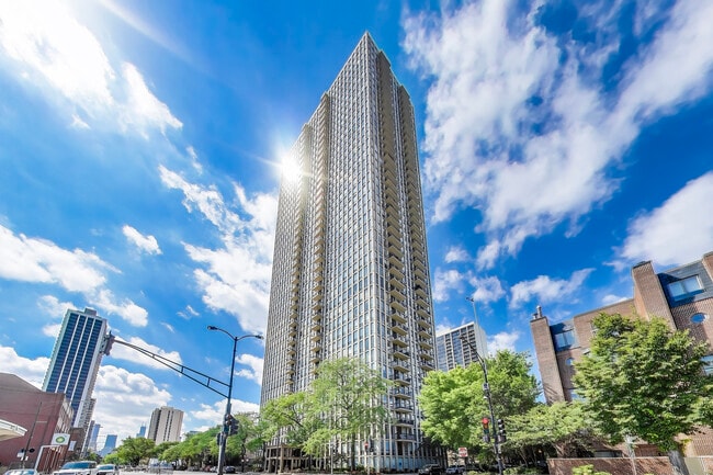 Building Photo - 1660 N La Salle Dr