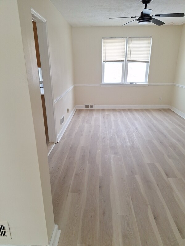 Foto del edificio - 719 W 38th St