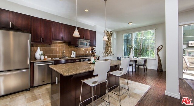 Foto del edificio - 4055 Redwood Ave