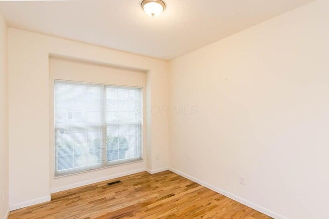 Foto del edificio - 6382 Morrisey Pl