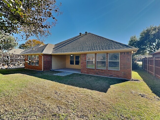 Foto del edificio - Your Dream Home Awaits in Parkwest—No Carpet, All Charm!