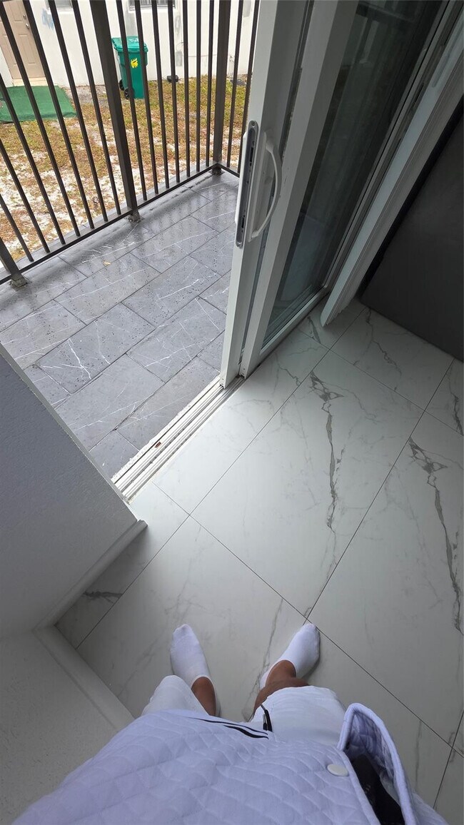 Foto del edificio - 5332 NW 18th St