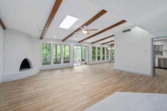 Building Photo - 11651 River Oaks Trail