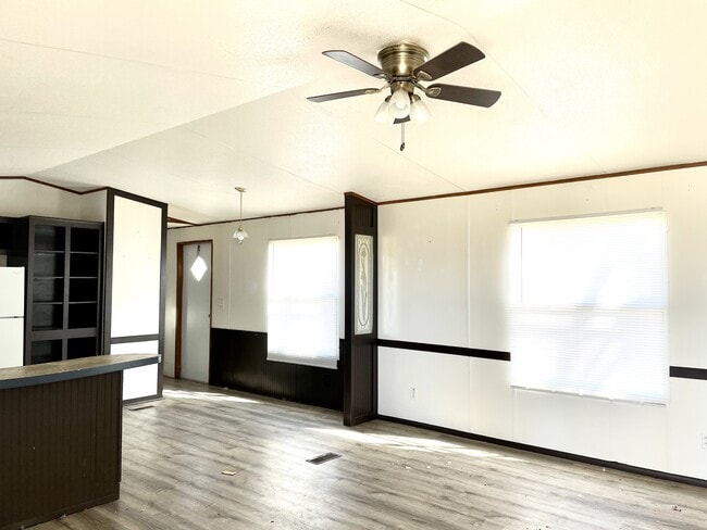 Building Photo - 1108 Lake Murray Dr S