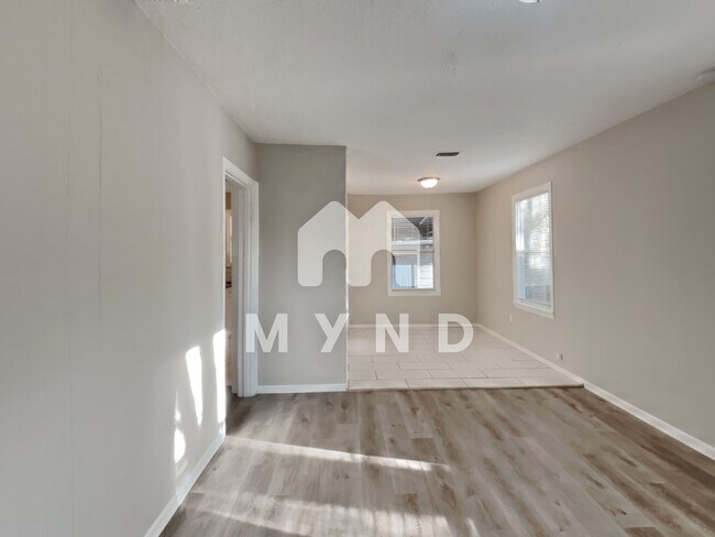 Building Photo - 535 E 61st St