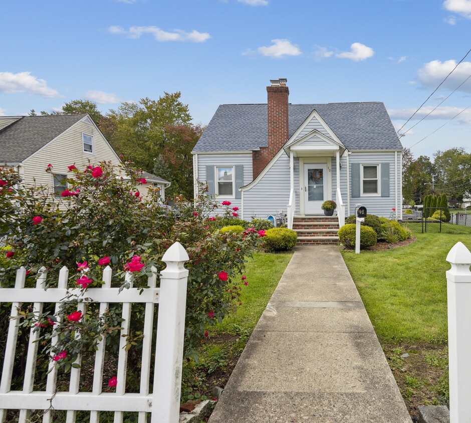 10 Ridgedale Ave W, East Hanover, NJ 07936 House Rental in East