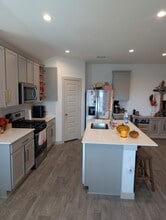 Building Photo - 14914 Cold Water Dr