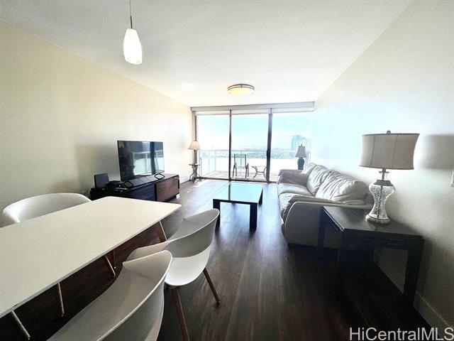 Building Photo - 1551 Ala Wai Blvd