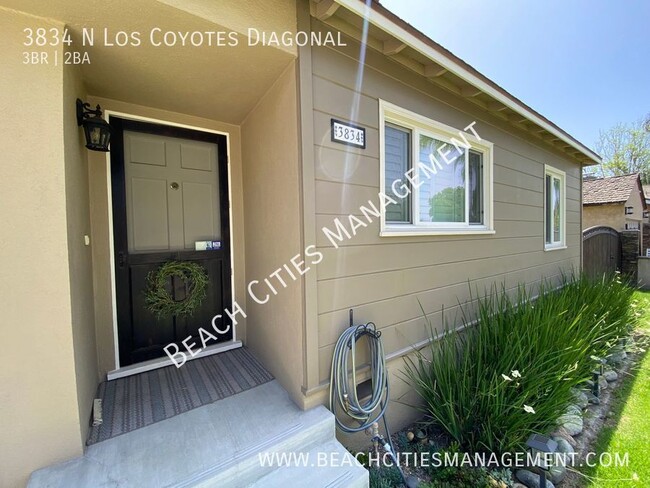 Foto del edificio - 3 Bedroom, 2 Bath Home with Two Car Garage!