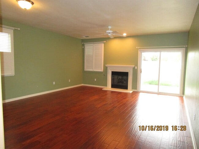 Building Photo - 2065 Stone Wood Loop