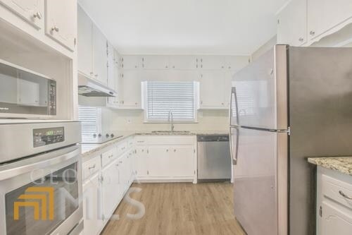 Foto del edificio - 3190 Rockview Dr