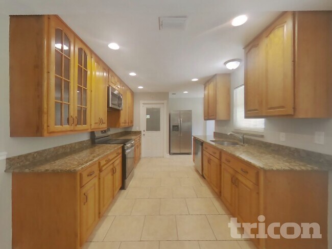 Foto del edificio - 268 Plumosa Dr