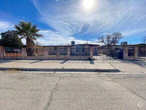 Building Photo - 290 Limonite Cir