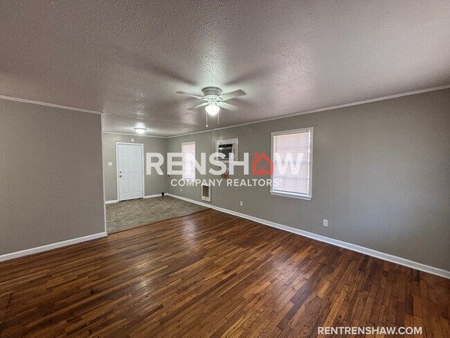 Foto del edificio - 291 Navy Dr