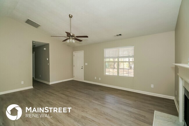 Building Photo - 135 Bond Dr