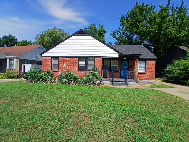 Building Photo - Newly Renovated Duplex in Hayden Place