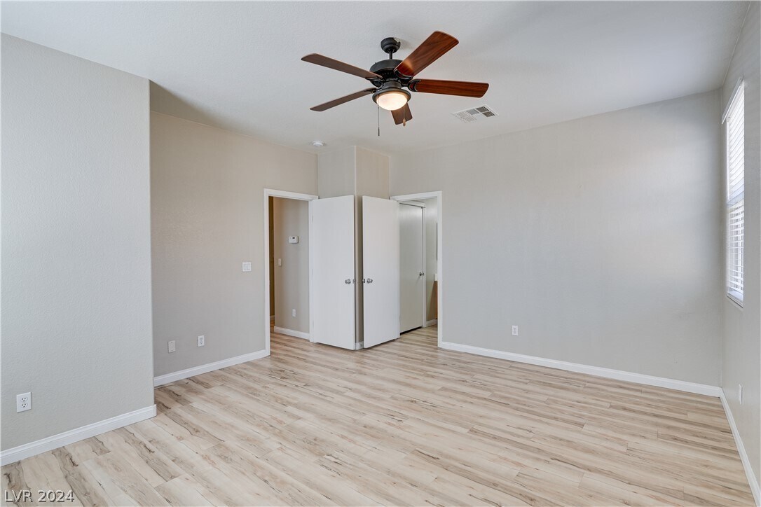 Foto principal - 6140 Pine Villa Ave