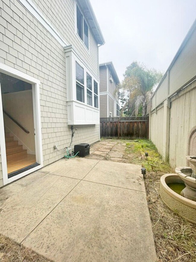 Building Photo - Beautiful 4/3.5 Cupertino Home