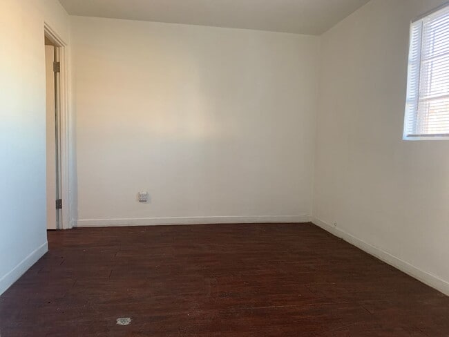 Building Photo - 333 Dallas St NE