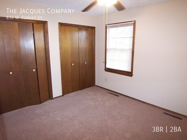 Building Photo - 836 W Sunset St